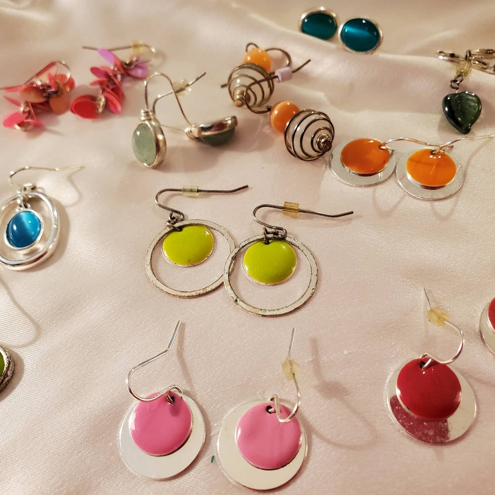Assorted earrings 12